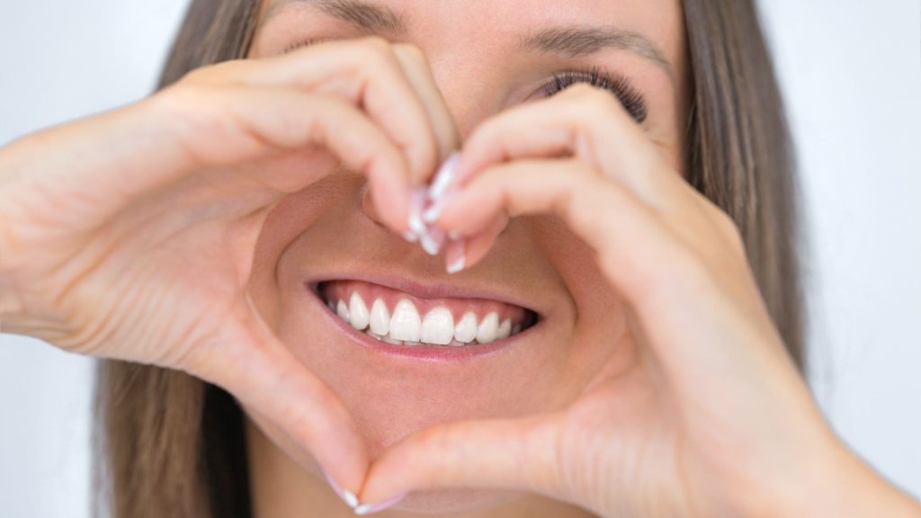 Korekcja uśmiechu dziąsłowego – gummy smile